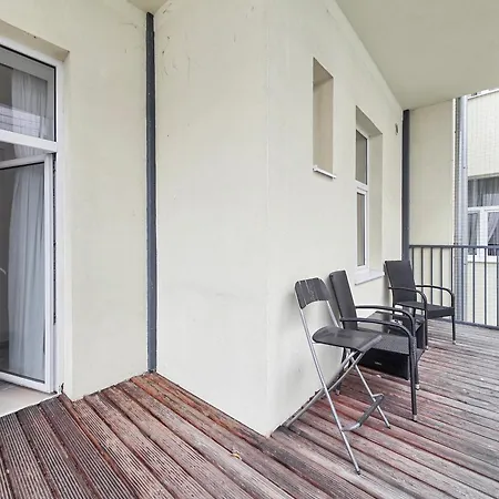 Elegant 3-Bedroom Getaway With Balcony For Groups Up To 7 Vienna Esterno foto