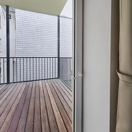 Elegant 3-Bedroom Getaway With Balcony For Groups Up To 7 Vienna Esterno foto