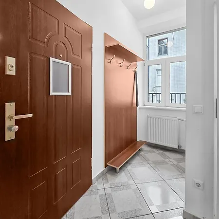 Elegant 3-Bedroom Getaway With Balcony For Groups Up To 7 Vienna Esterno foto