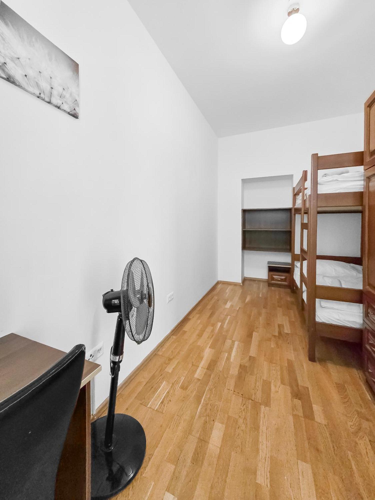 Elegant 3-bedroom Getaway With Balcony For Groups Up To 7 * Vienna