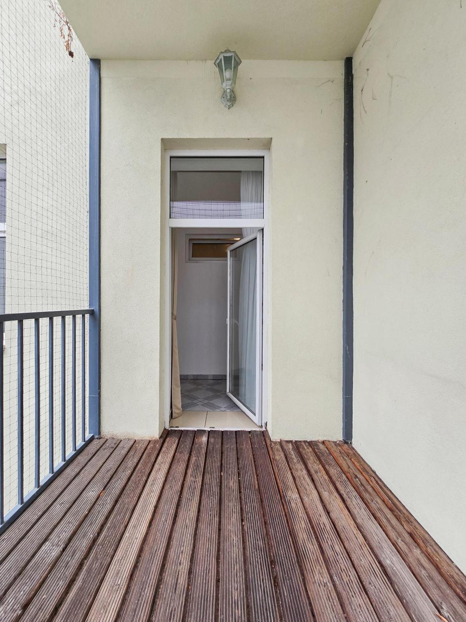 Appartamento Elegant 3-bedroom Getaway With Balcony For Groups Up To 7 Vienna